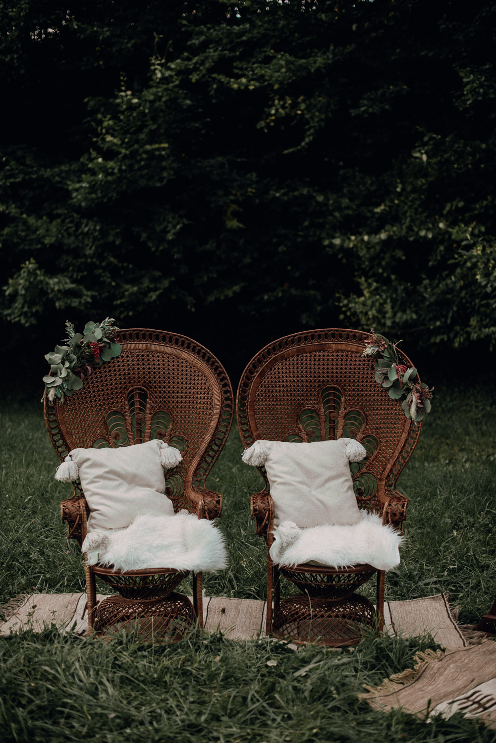 pfautröhne brautpaar mieten boho hochzeit